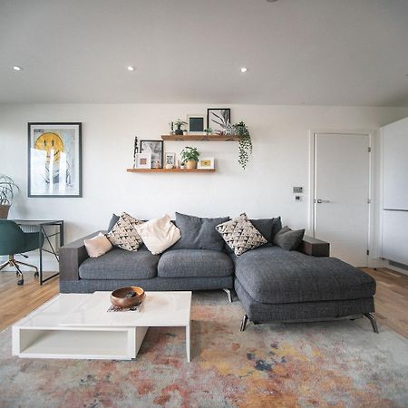 Stunning Riverside View Apartment, Near Canary Wharf & O2 Londres Extérieur photo