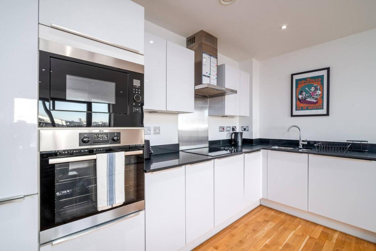 Stunning Riverside View Apartment, Near Canary Wharf & O2 Londres Extérieur photo