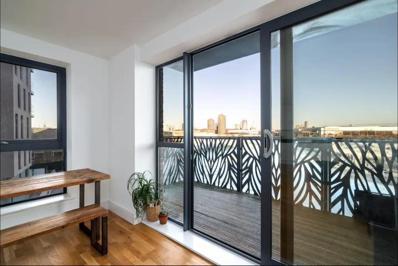 Stunning Riverside View Apartment, Near Canary Wharf & O2 Londres Extérieur photo