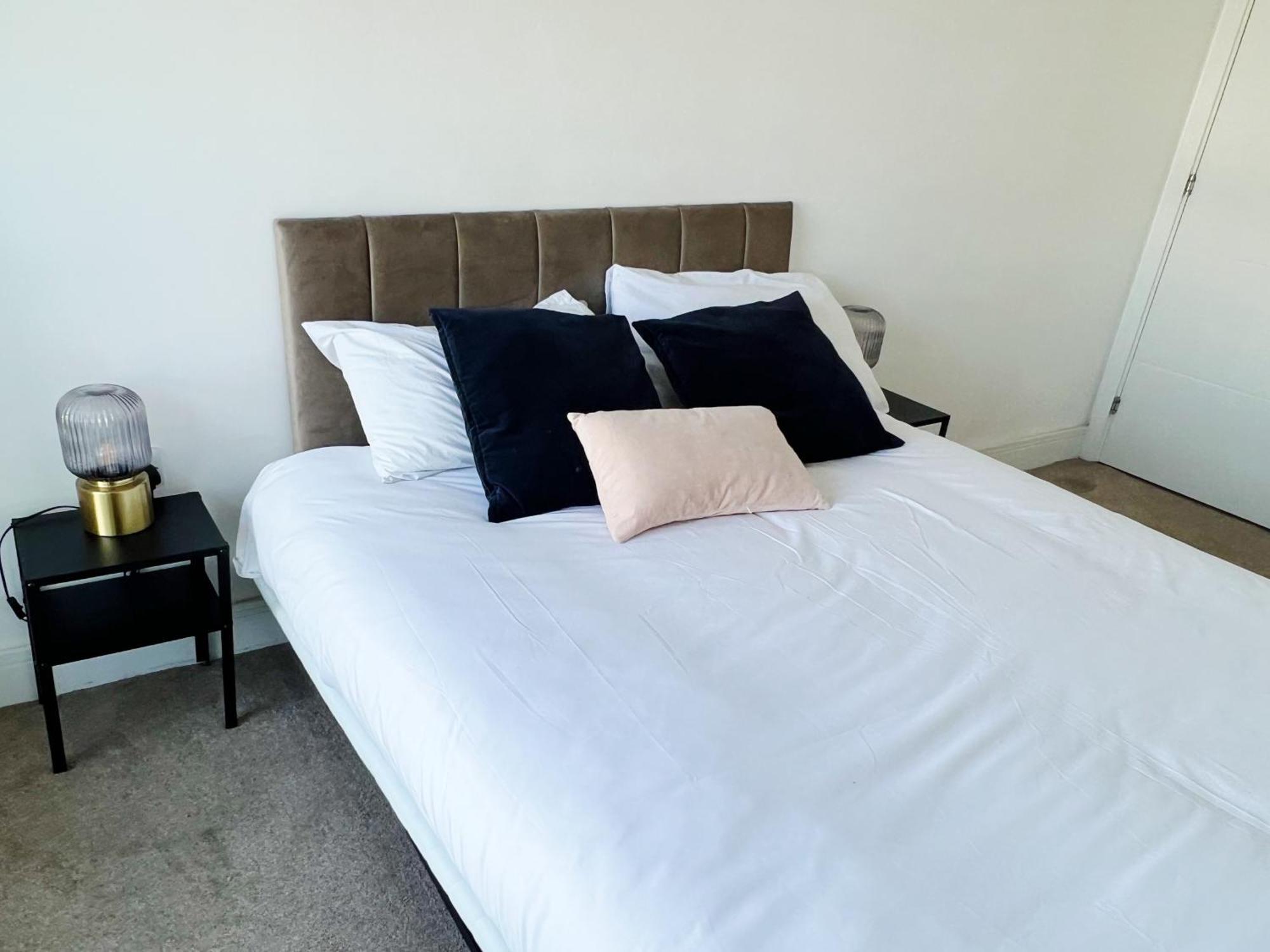 Stunning Riverside View Apartment, Near Canary Wharf & O2 Londres Extérieur photo