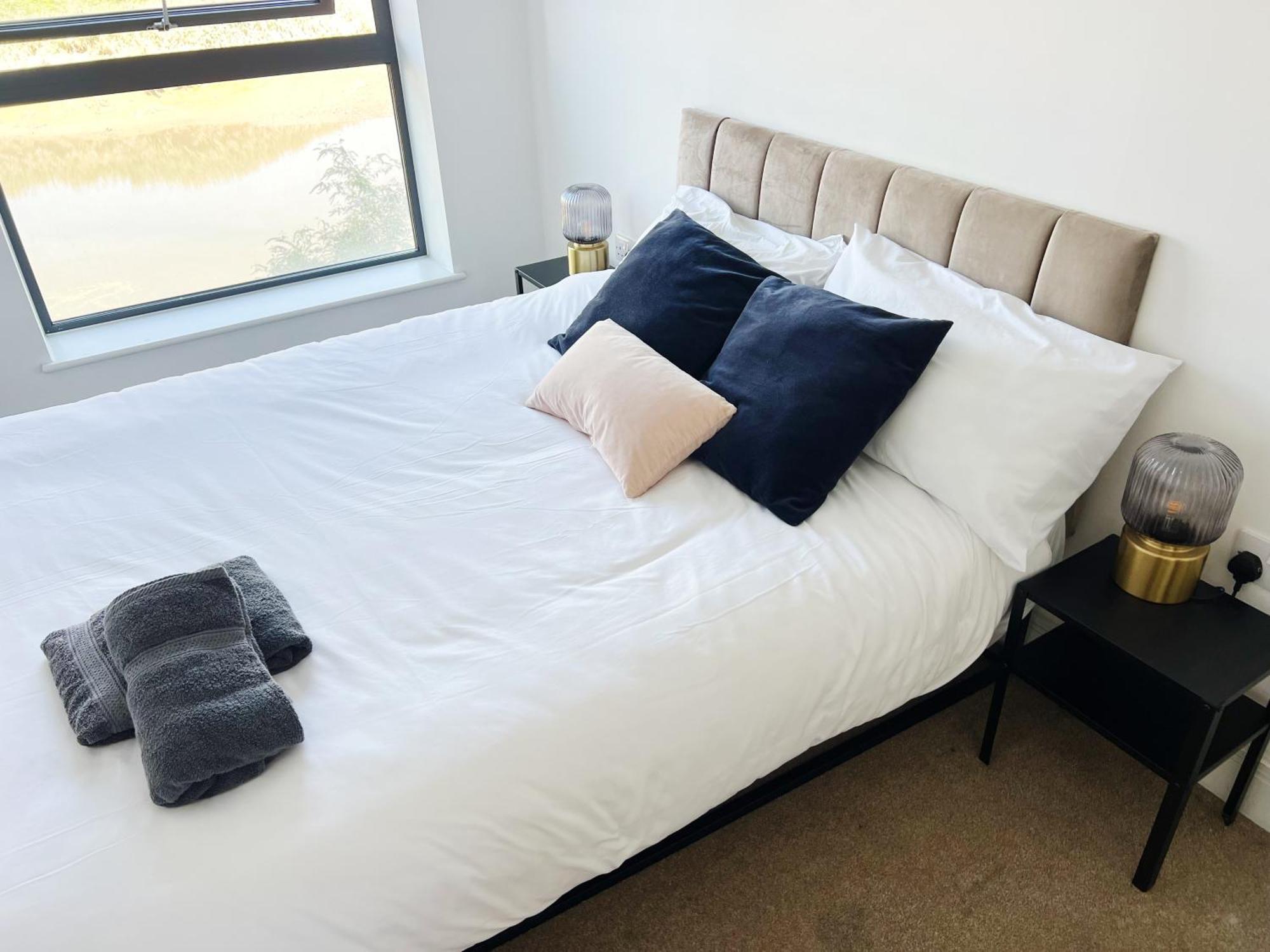 Stunning Riverside View Apartment, Near Canary Wharf & O2 Londres Extérieur photo